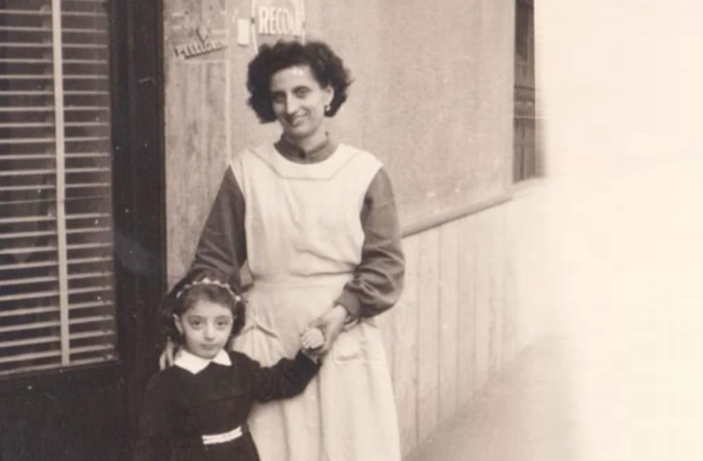 Irma e Patrizia, le prime due generazioni dell'Osteria d'Asti, simbolo di una tradizione familiare che continua nel cuore di Arona.